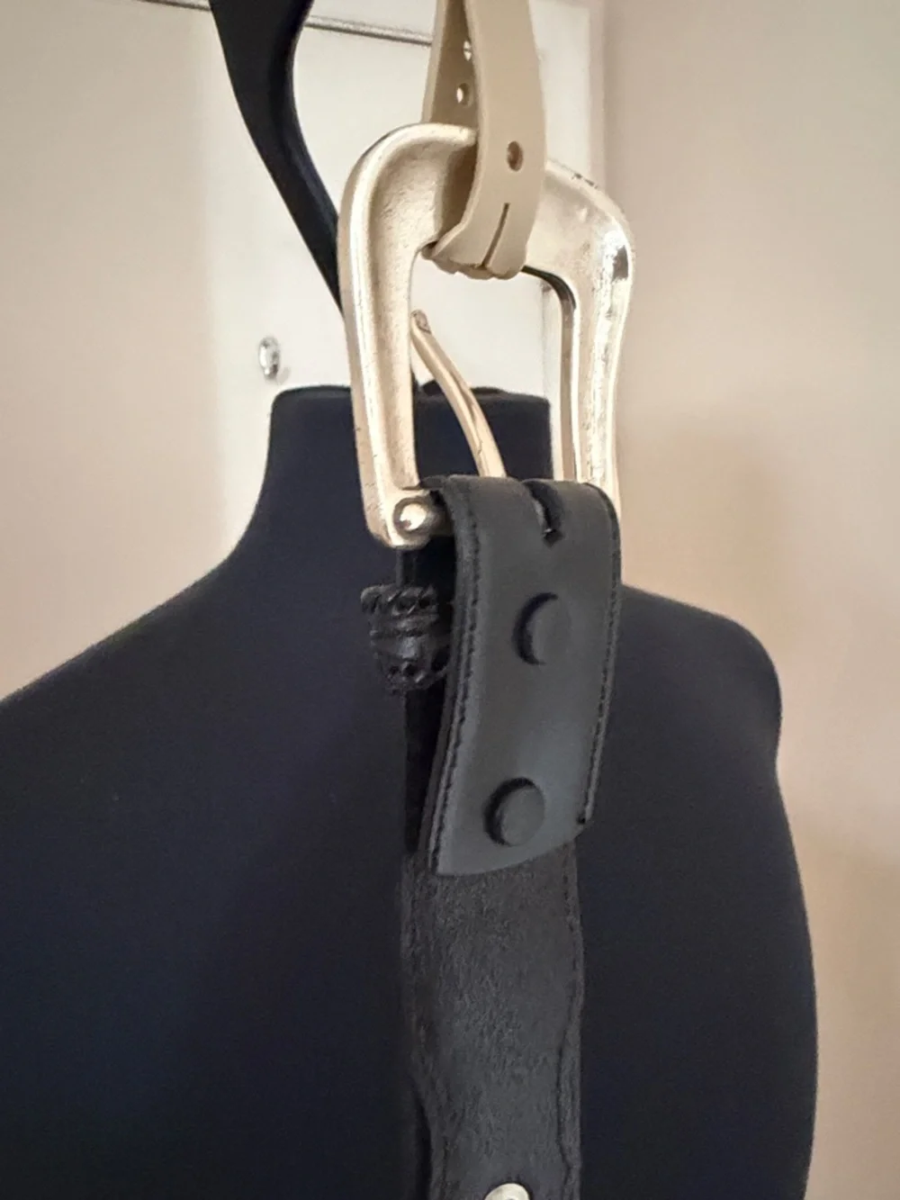 Men's Black Leather Belt with Engraved Silver Western Buckle - Picture 5 of 5